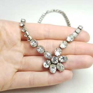 Vintage Kramer Rhinestone Flower Center Silver Tone Collar Necklace Retro